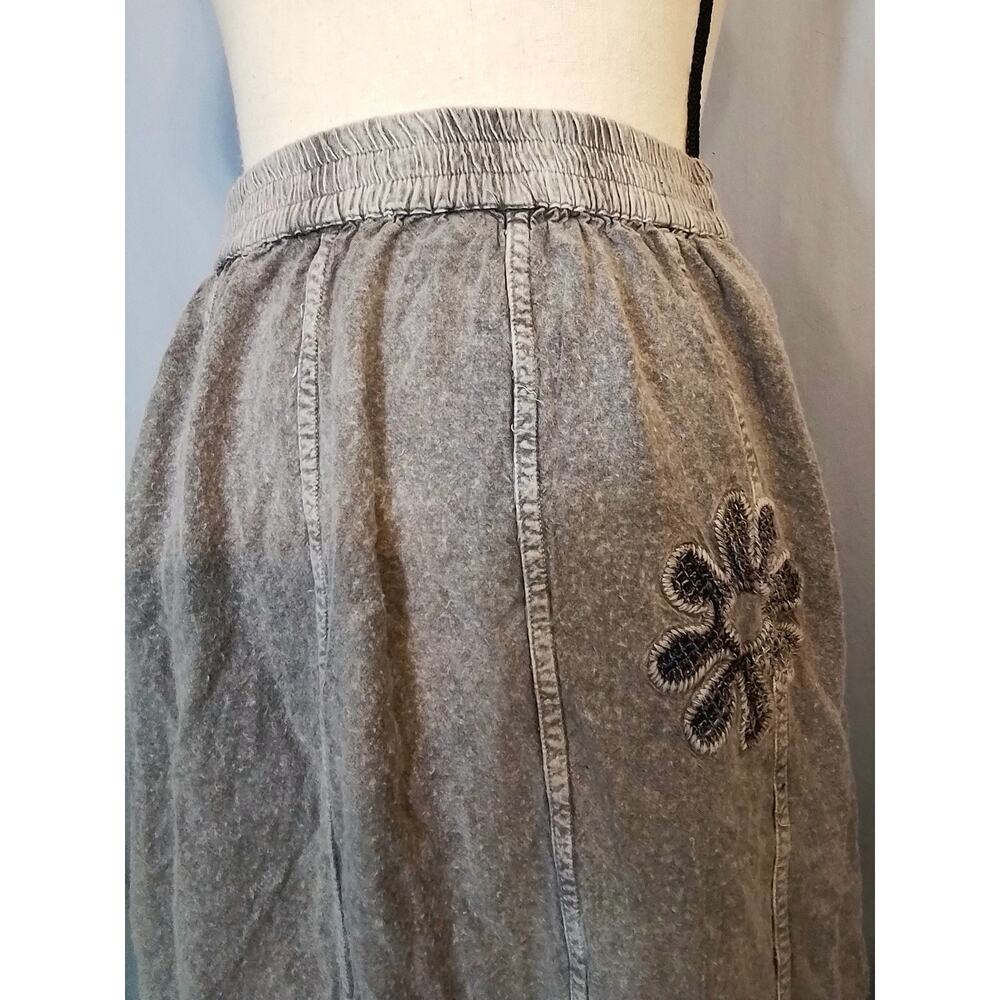 Sacrad Threads - Picture 2 of 6